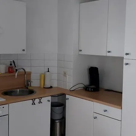 Apartment Met Tuintje, Vlak Bij Zee