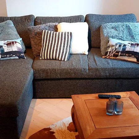 Apartment Met Tuintje, Vlak Bij Zee *